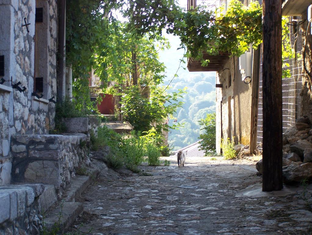 Diavatiko Pension Stemnitsa Buitenkant foto